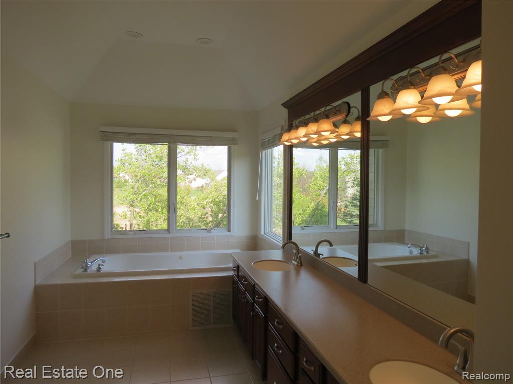 45702 Balfour Court, Novi, MI 48377 — Photo 34
