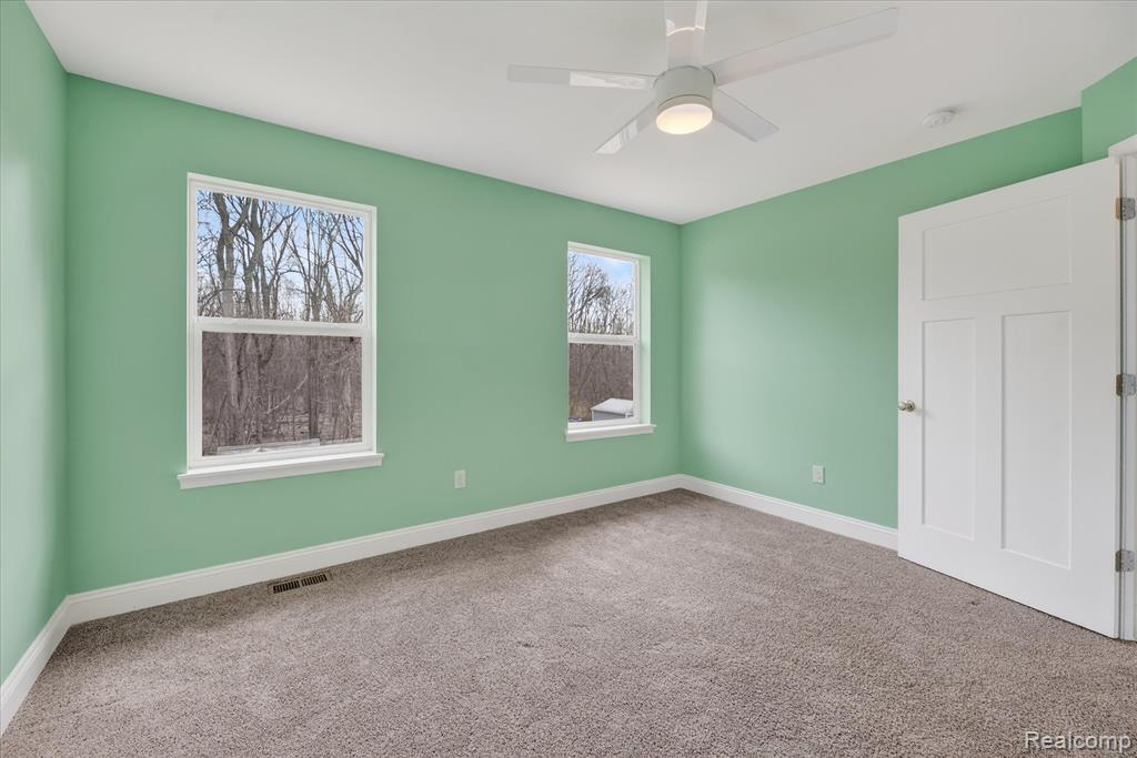 14131 Eastview Drive, Fenton, MI 48430 — Photo 28