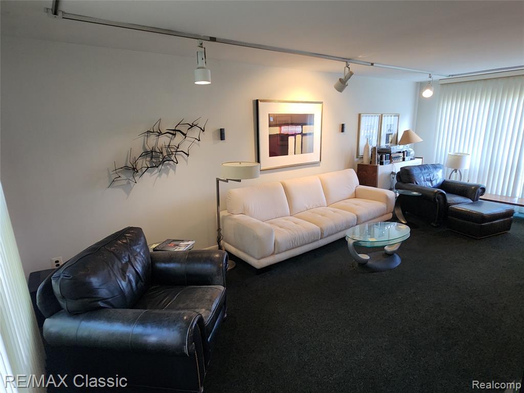 6965 N Adams Road, Bloomfield Hills, MI 48304 — Photo 10