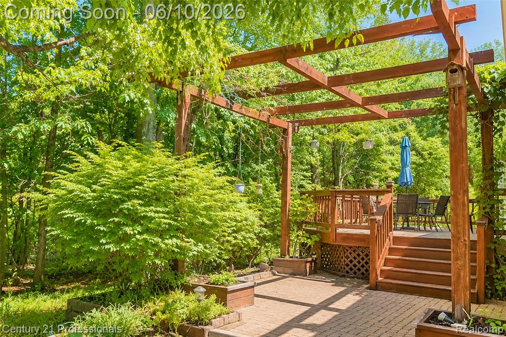 425 Cherry Grove Lane, Walled Lake, MI 48390 — Photo 4