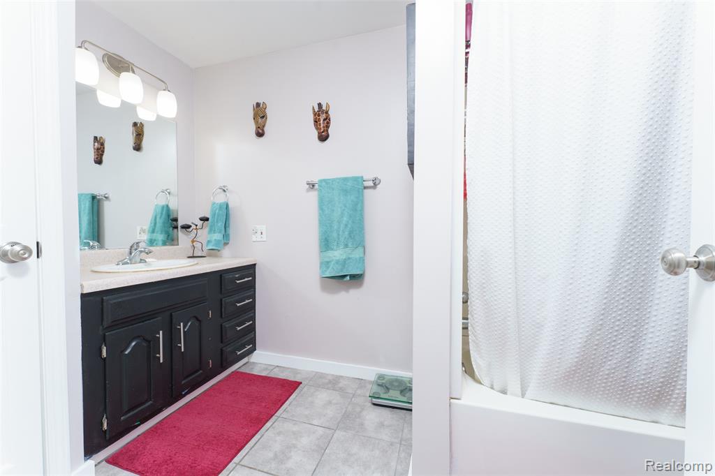 11728 Kenton Drive, Whitmore Lake, MI 48189 — Photo 30