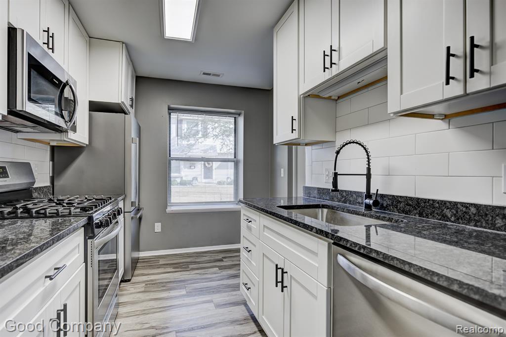 4363 Crooks Road, Royal Oak, MI 48073 — Photo 8