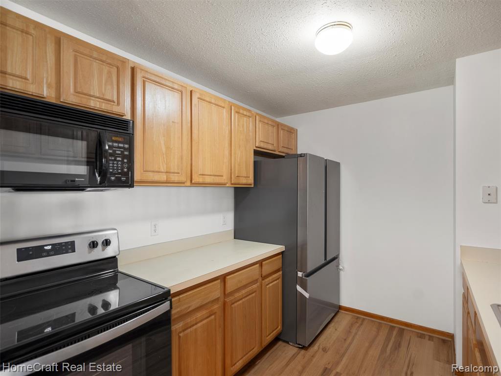 382 Marigold Circle, Westland, MI — Photo 17