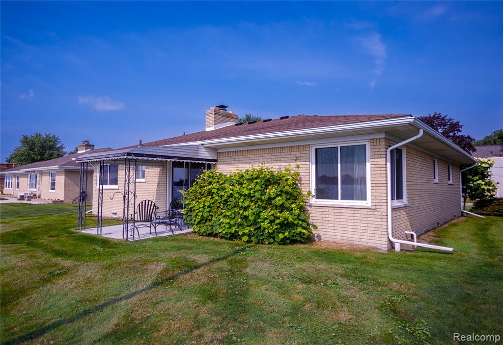 114 Loretta Street, East China, MI — Photo 4
