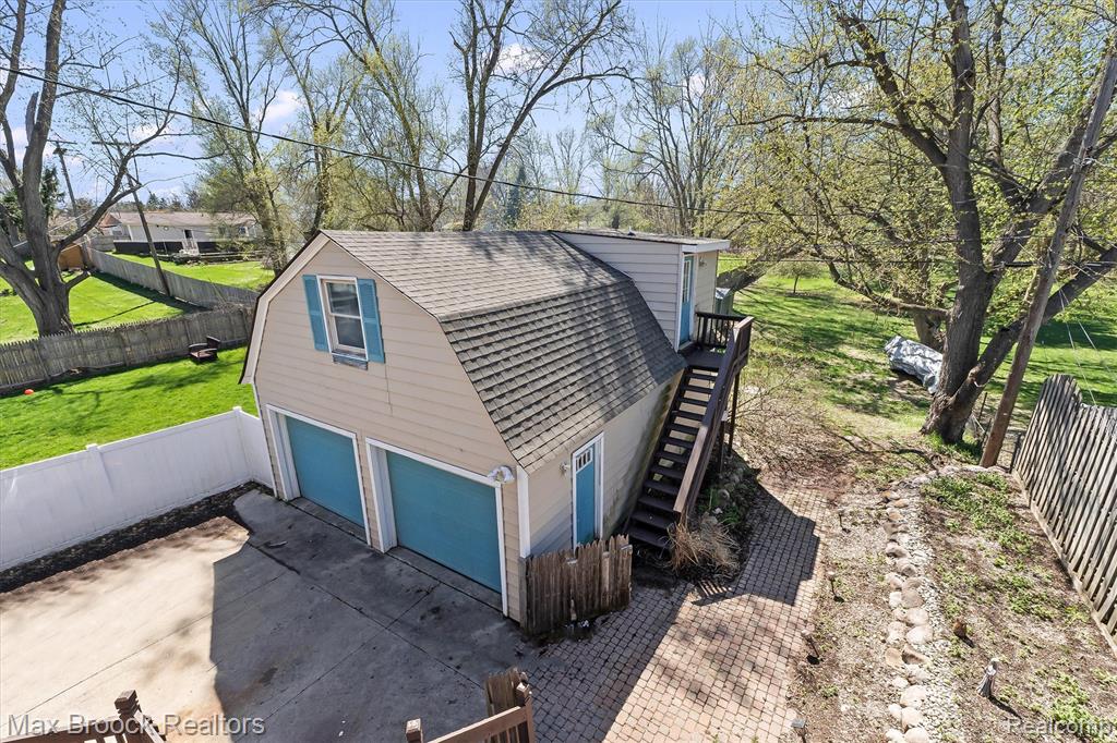 2375 Lakeside Drive, Highland, MI 48356 — Photo 37