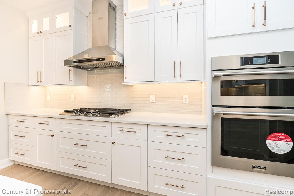 53242 Eastbourne Drive, Shelby Twp, MI 48316 — Photo 11