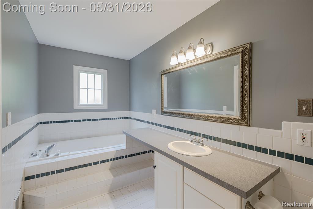 5020 Whitlow Court, Commerce Twp, MI 48382 — Photo 20