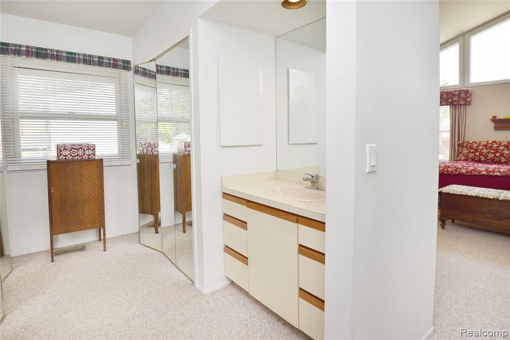 733 Highland Avenue, Clawson, MI — Photo 20