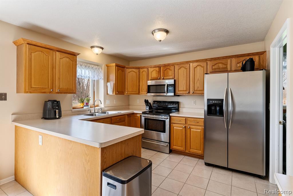 5166 CYPRESS Circle, Grand Blanc, MI 48439 — Photo 17