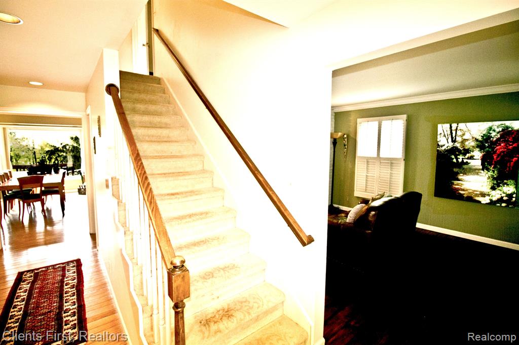 1030 FAIRMOUNT Drive, Ann Arbor, MI 48105 — Photo 17