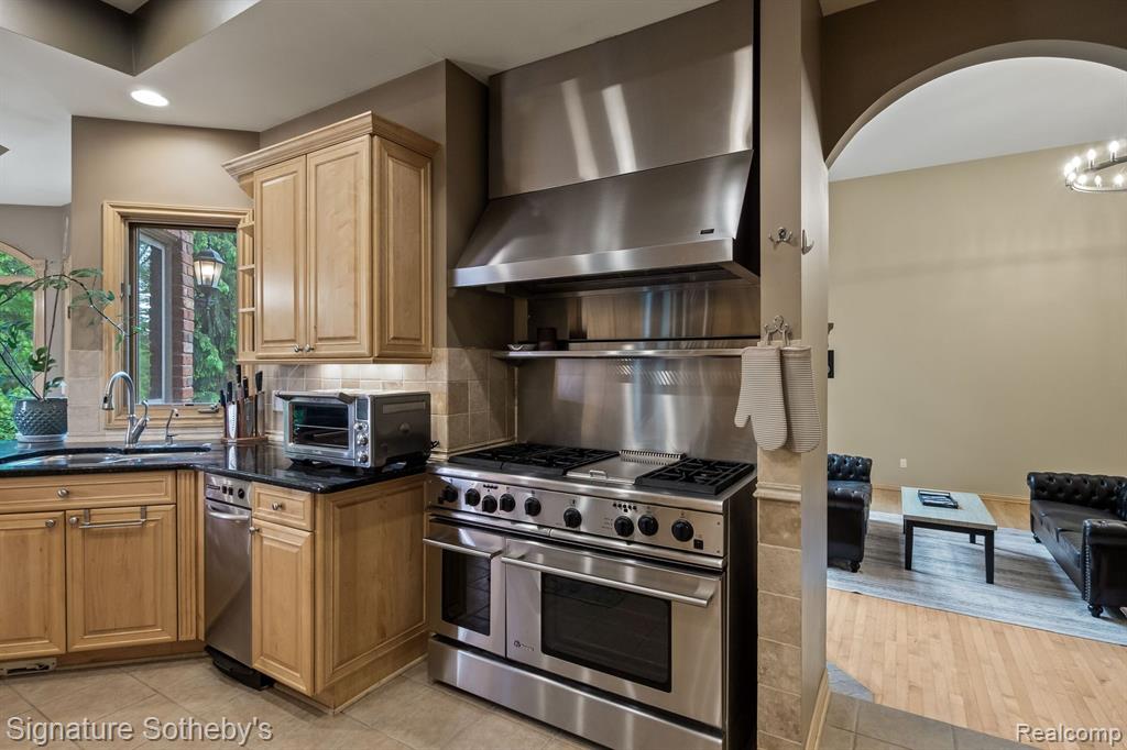 3967 Harmony Hills Drive, Oxford, MI 48370 — Photo 11