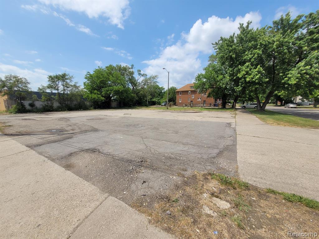 8544 W CHICAGO, Detroit, MI 48204 — Photo 2
