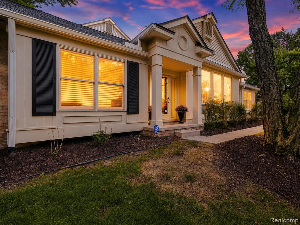 6012 Danbury Court, West Bloomfield, MI — Photo 5