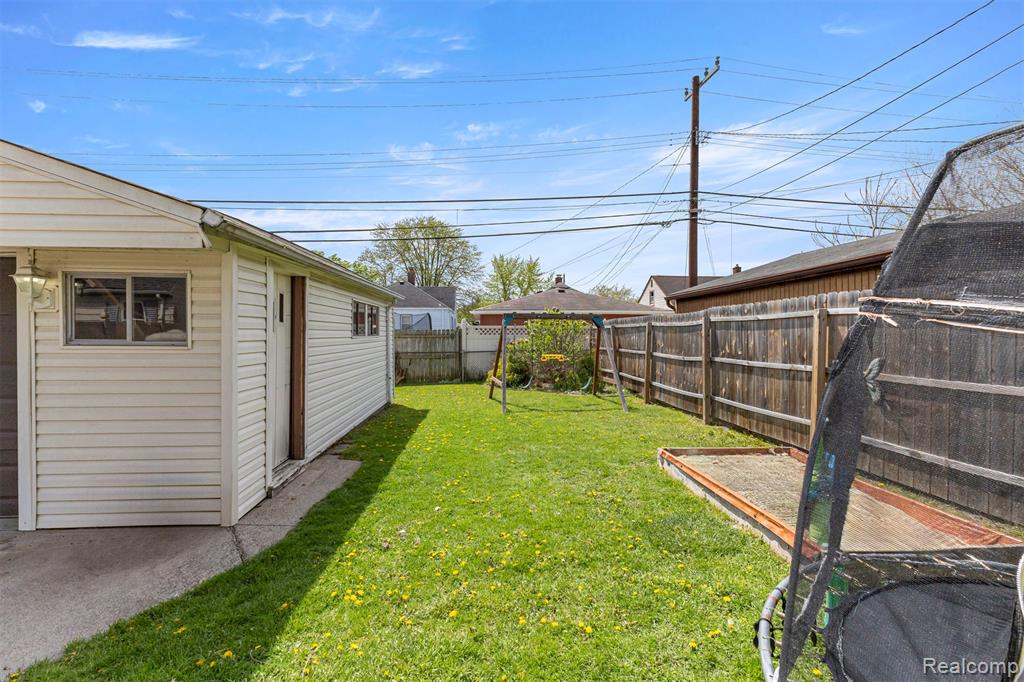 2119 White Avenue, Lincoln Park, MI 48146 — Photo 33