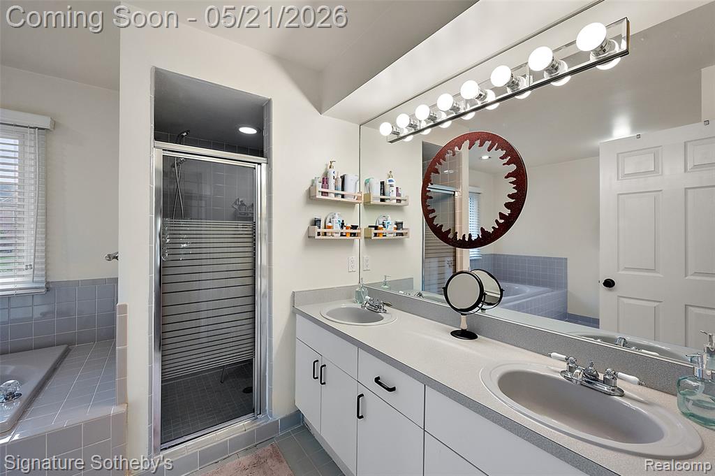 42280 Locklin Drive, Sterling Heights, MI 48314 — Photo 15