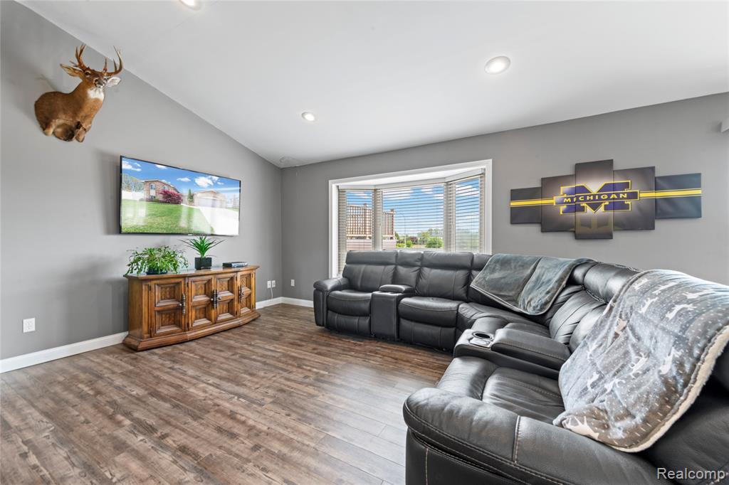 17621 Brentwood Drive, Riverview, MI 48193 — Photo 12