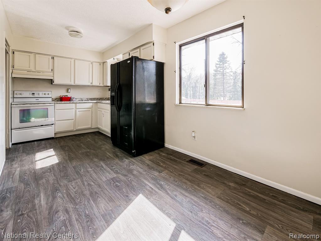 4476 W Allen Road, Howell, MI 48855 — Photo 6