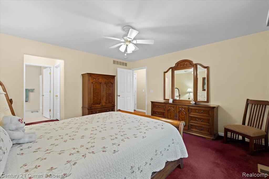 940 S HOWARD Street, Fenton, MI 48430 — Photo 16