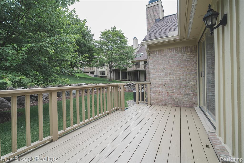 2426 HICKORY GLEN Drive, Bloomfield Hills, MI 48304 — Photo 39
