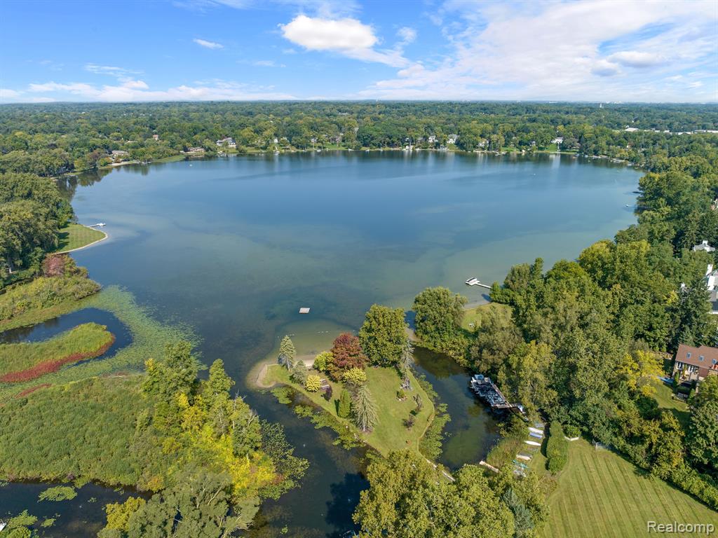 6383 WING LAKE Road, Bloomfield Hills, MI 48301 — Photo 32