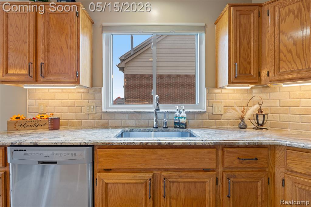48528 Lafayette Drive, Macomb, MI 48044 — Photo 17