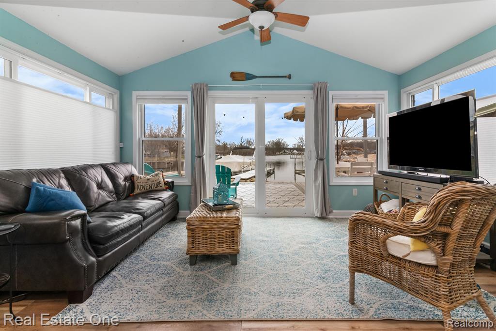 8831 Lagoon Drive, Brighton, MI 48116 — Photo 11