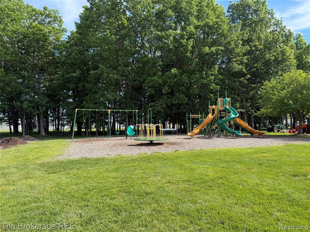 33051 Heatherwood Lot 244, New Haven, MI — Photo 11
