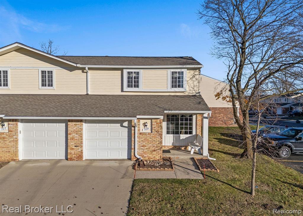 729 CAPE COD, South Lyon, MI 48178 — Photo 2