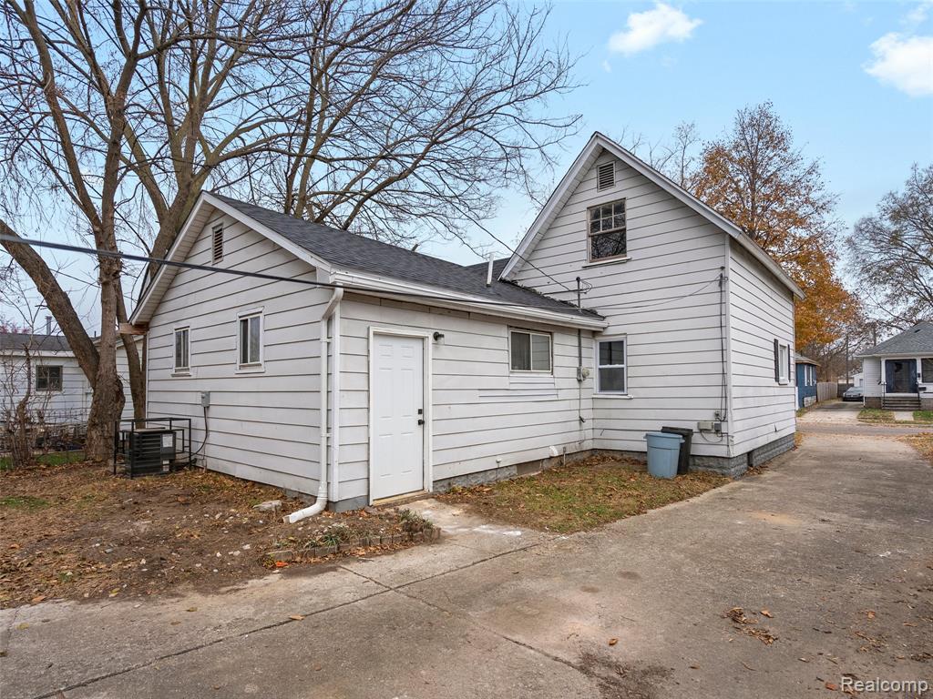 130 Meadle Street, Mount Clemens, MI 48043 — Photo 24