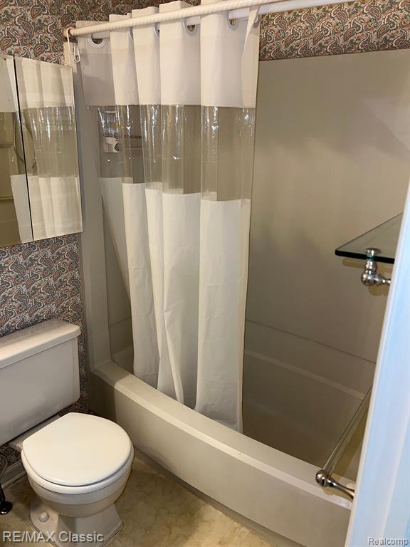 1445 HARBOR Drive, Walled Lake, MI 48390 — Photo 13