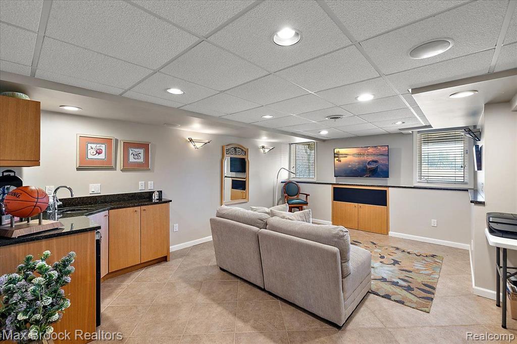892 TARTAN Trail, Bloomfield Hills, MI 48304 — Photo 35
