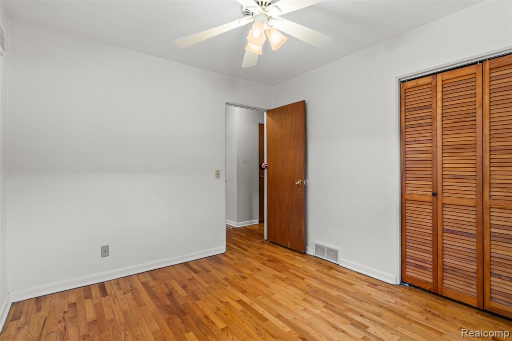 428 Sunnyside Drive, Flushing, MI 48433 — Photo 12