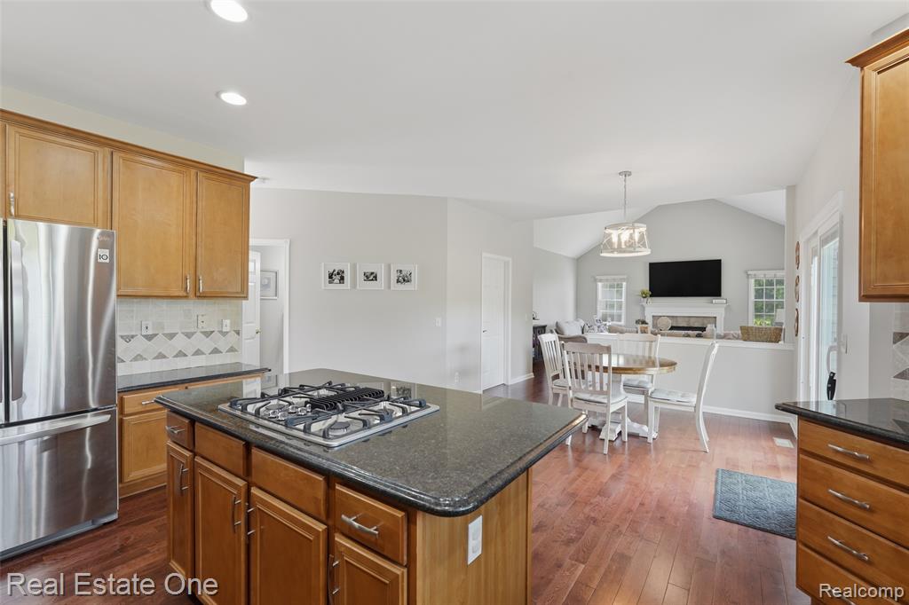 5097 Birkdale Drive, Commerce Twp, MI 48382 — Photo 16