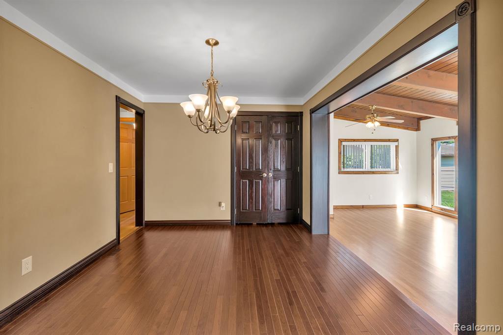 26637 Clairview Drive, Dearborn Heights, MI 48127 — Photo 10