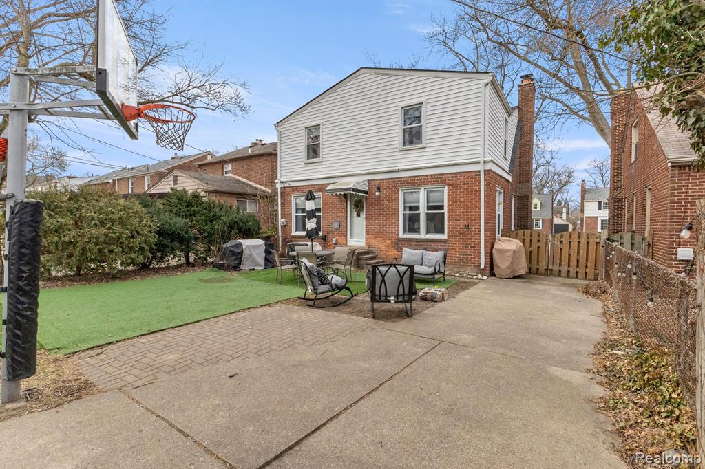 916 N MELBORN Street, Dearborn, MI 48128 — Photo 35