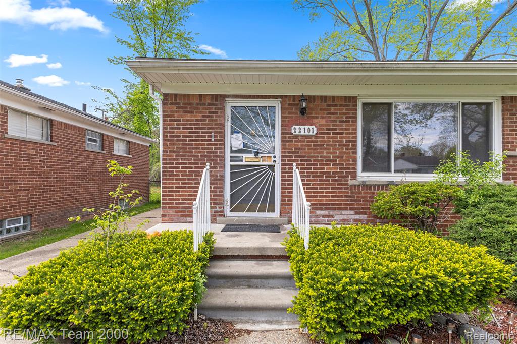 22101 Church Street, Oak Park, MI 48237 — Photo 3