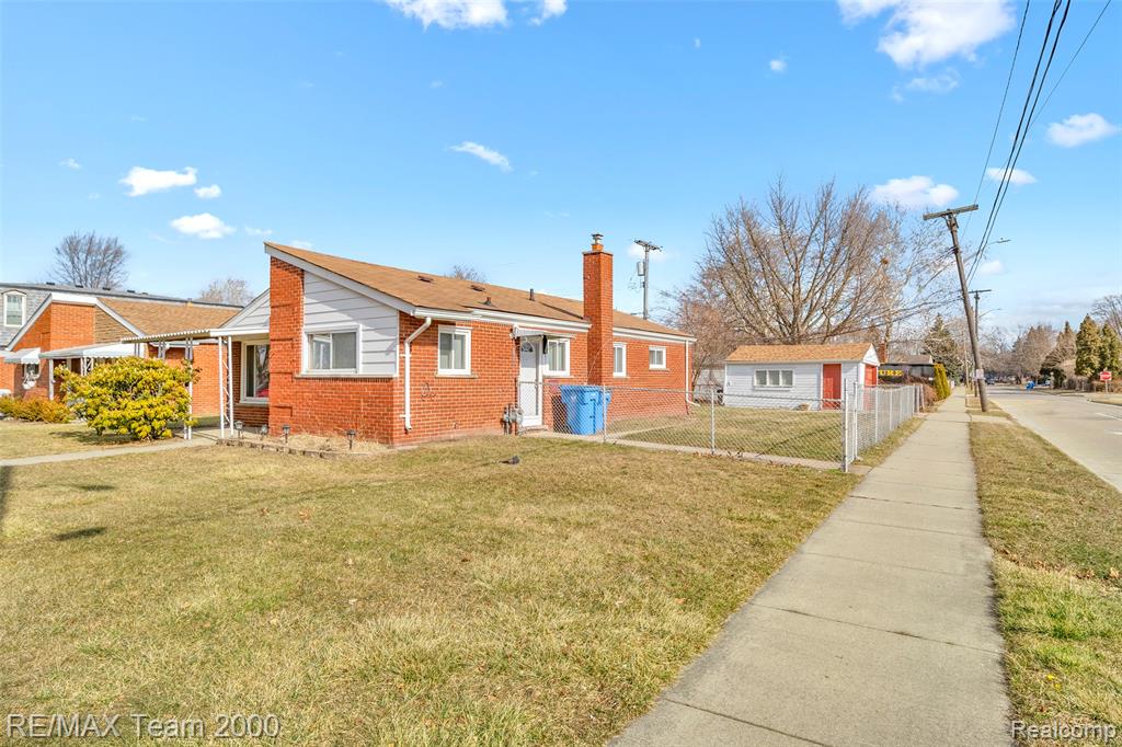 5027 Lincoln Boulevard, Dearborn Heights, MI 48125 — Photo 3