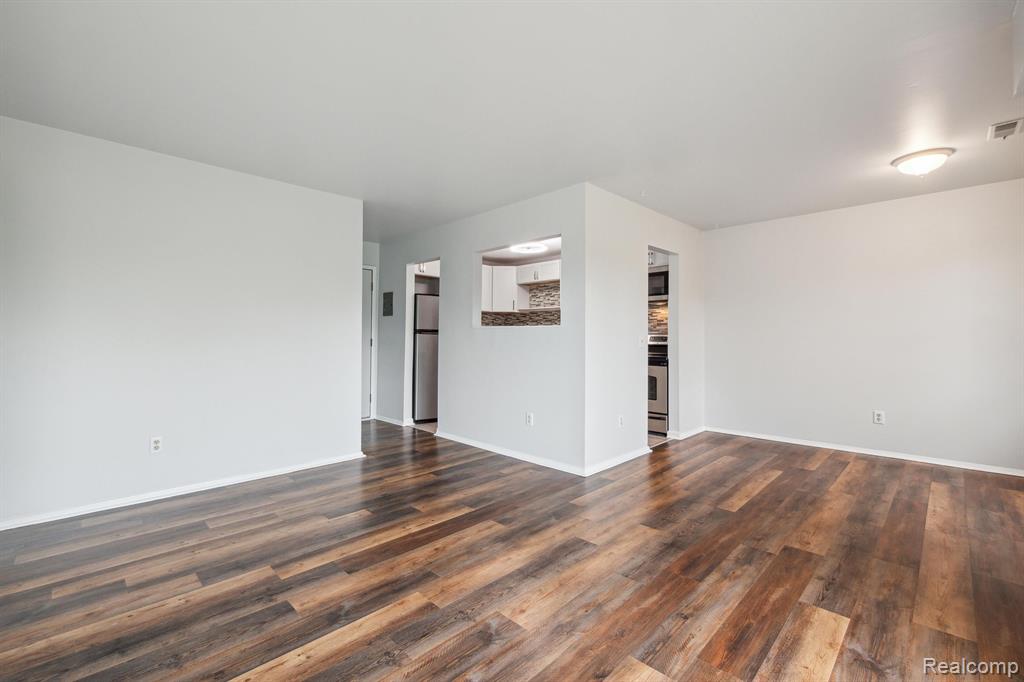 32013 W 12 MILE Road, 306, Farmington Hills, MI 48334 — Photo 7