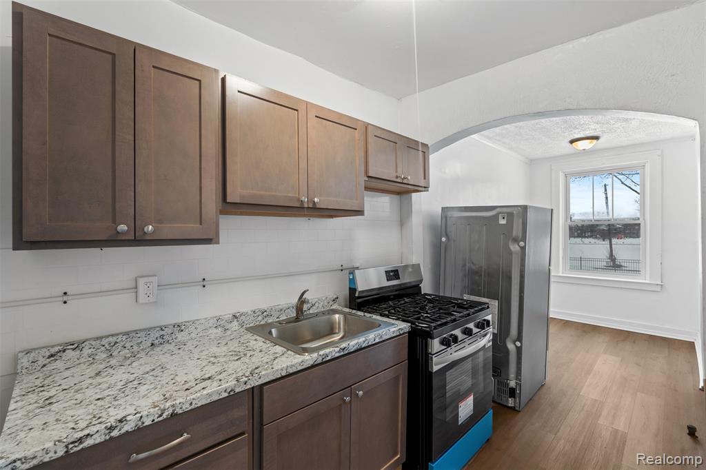 7536 Dunedin # 8 Street, Detroit, MI 48206 — Photo 11