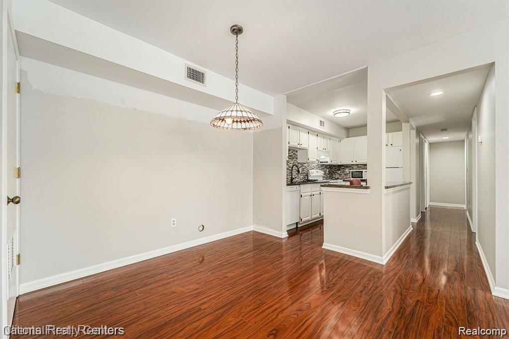 164 PINEWOOD Drive, Plymouth, MI 48170 — Photo 5