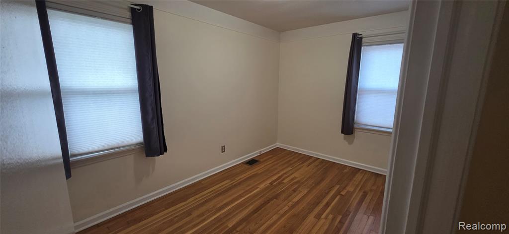 9623 Fairfield Street, Livonia, MI 48150 — Photo 13