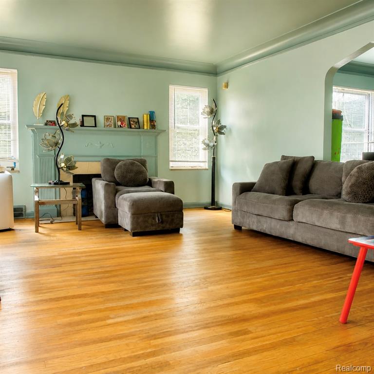 9713 E Outer Drive - Photo 4