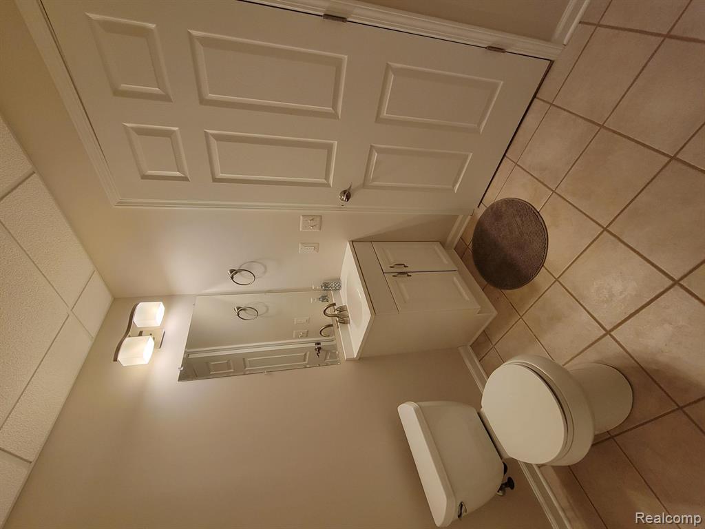 5894 Augusta Lane, Grand Blanc, MI 48439 — Photo 18