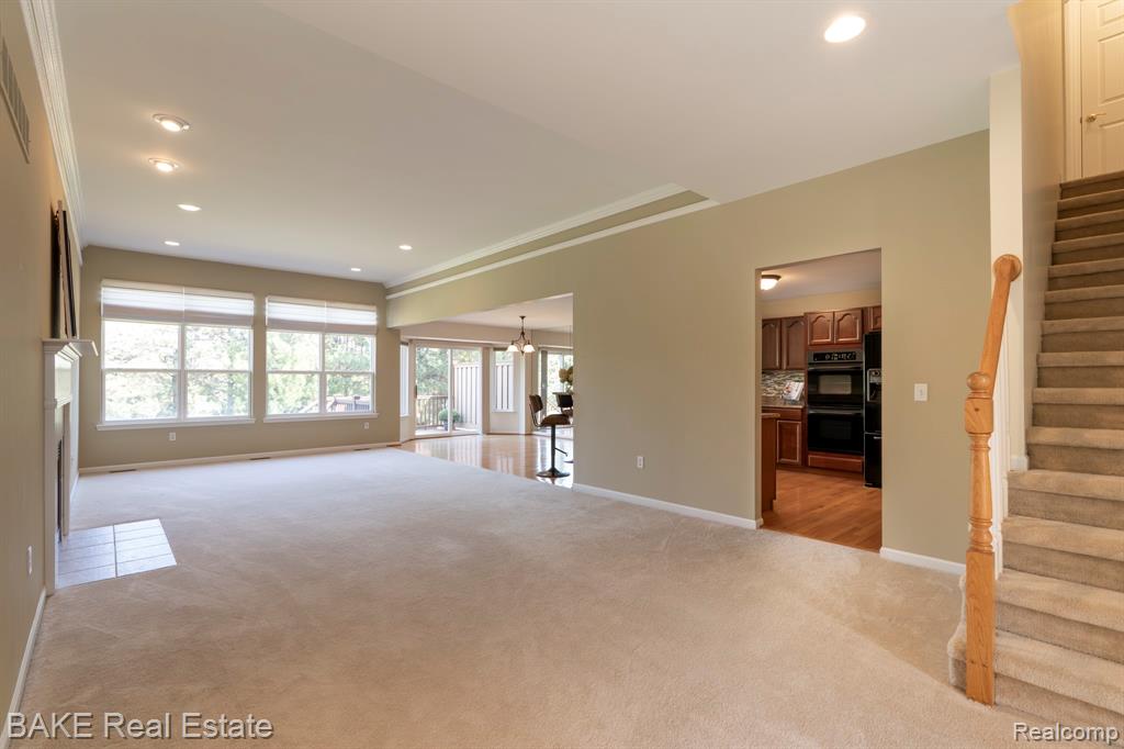 49402 N Glacier, Northville, MI 48168 — Photo 18