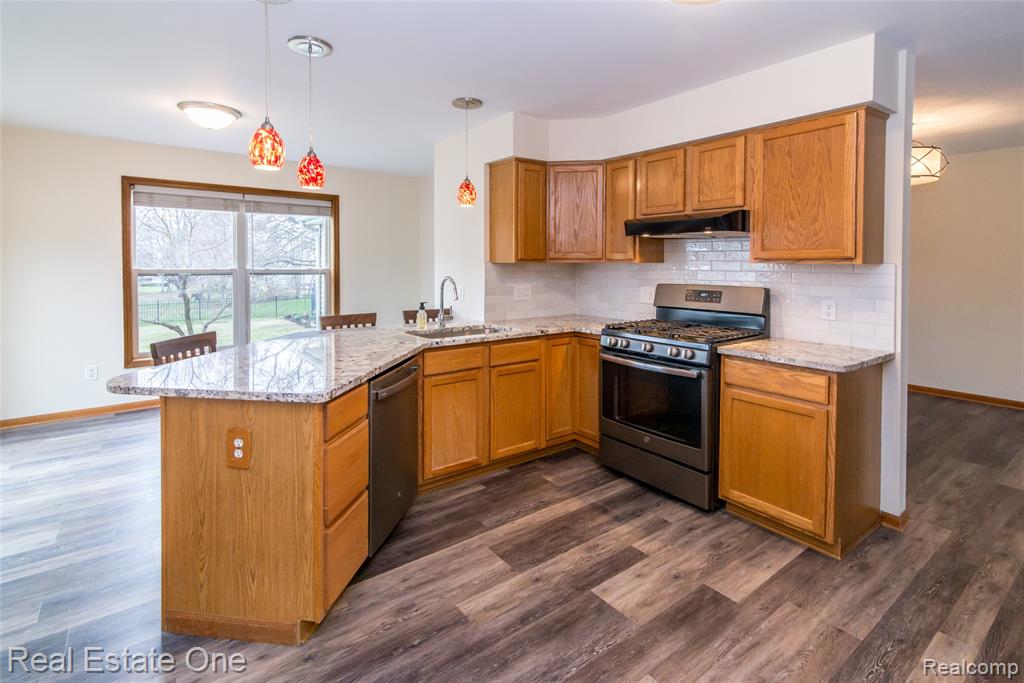 416 Umberland Drive, Howell, MI 48843 — Photo 3