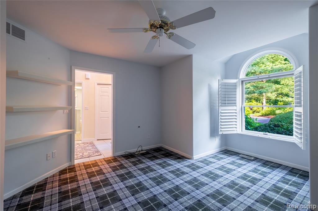 6412 Pinebrook Lane, Burton, MI 48509 — Photo 12