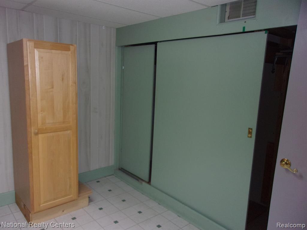 5856 HENRY RUFF Road, Garden City, MI — Photo 30