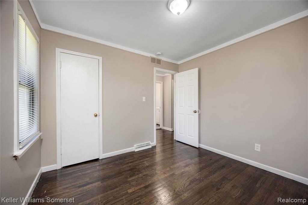 8289 Ford Avenue, Warren, MI 48089 — Photo 9