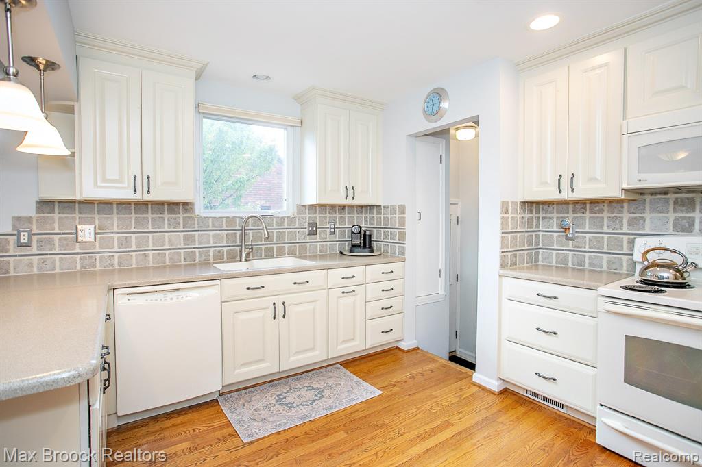 26725 Humber Street, Huntington Woods, MI — Photo 16