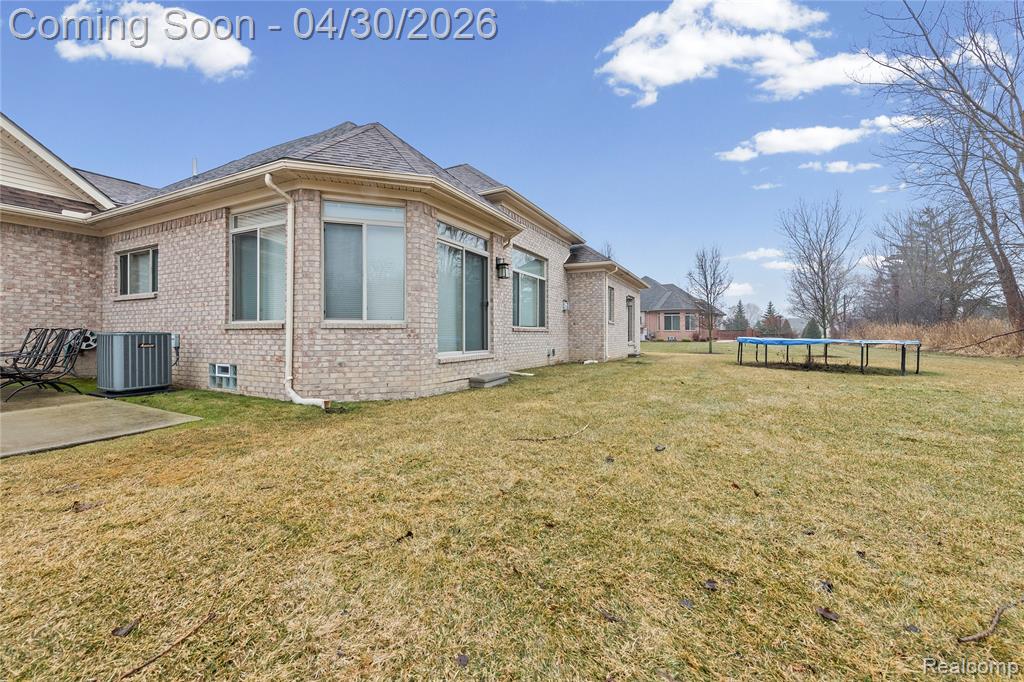 28796 Liparoto Boulevard, Flat Rock, MI 48134 — Photo 8